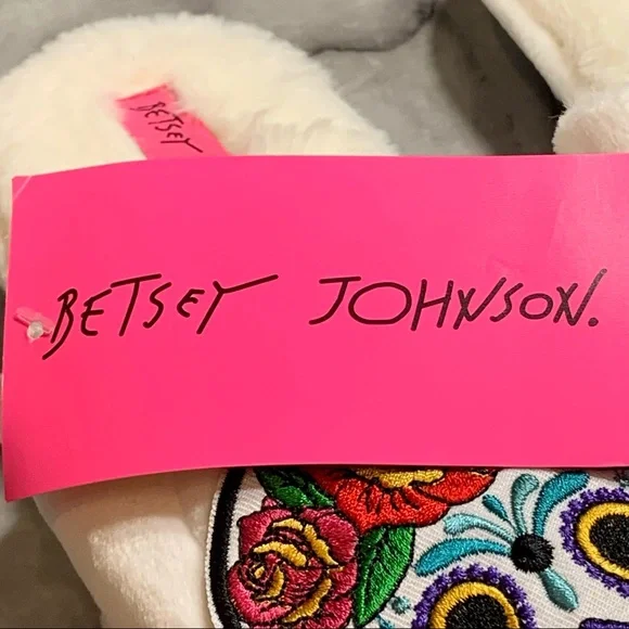 Betsey Johnson Betsiest Vibrant Sugar Skulls Slipper White - Picture 9 of 10